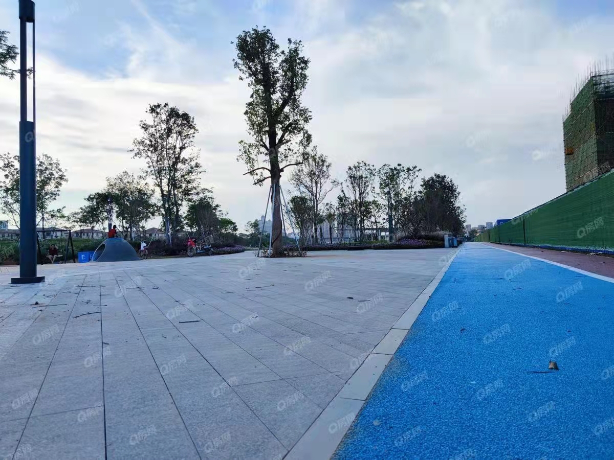 信鴻灣區智谷均價-7500元/平