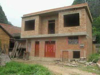 有人說(shuō)村委房要好過(guò)私人農(nóng)民房